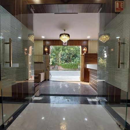 Taj Nice Point Manage By Taj Sunrise Group 阿格拉 外观 照片