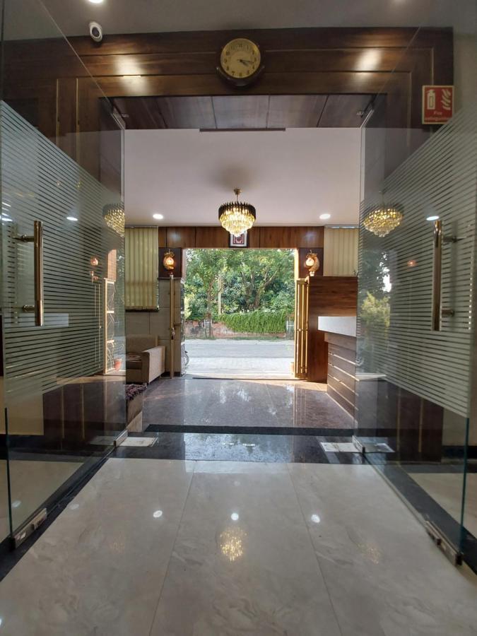 Taj Nice Point Manage By Taj Sunrise Group 阿格拉 外观 照片