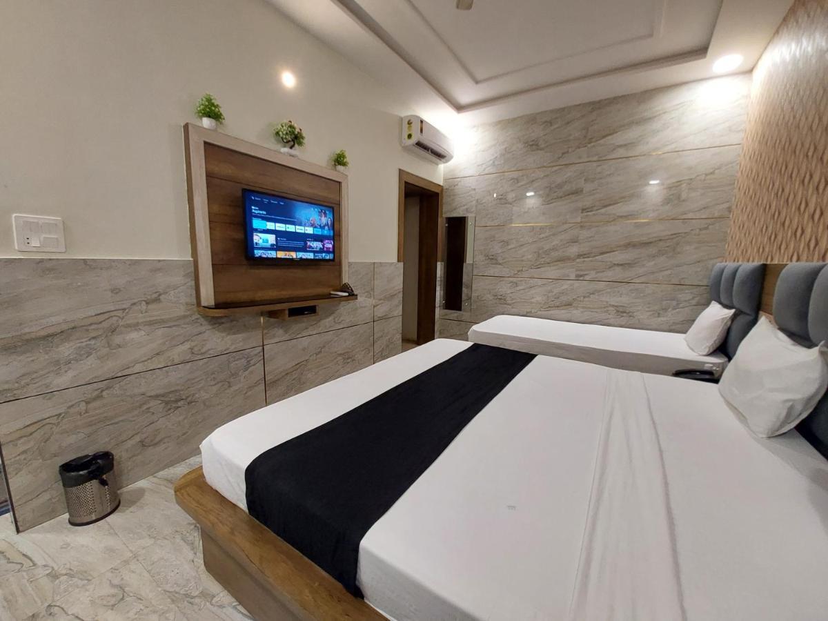 Taj Nice Point Manage By Taj Sunrise Group 阿格拉 外观 照片