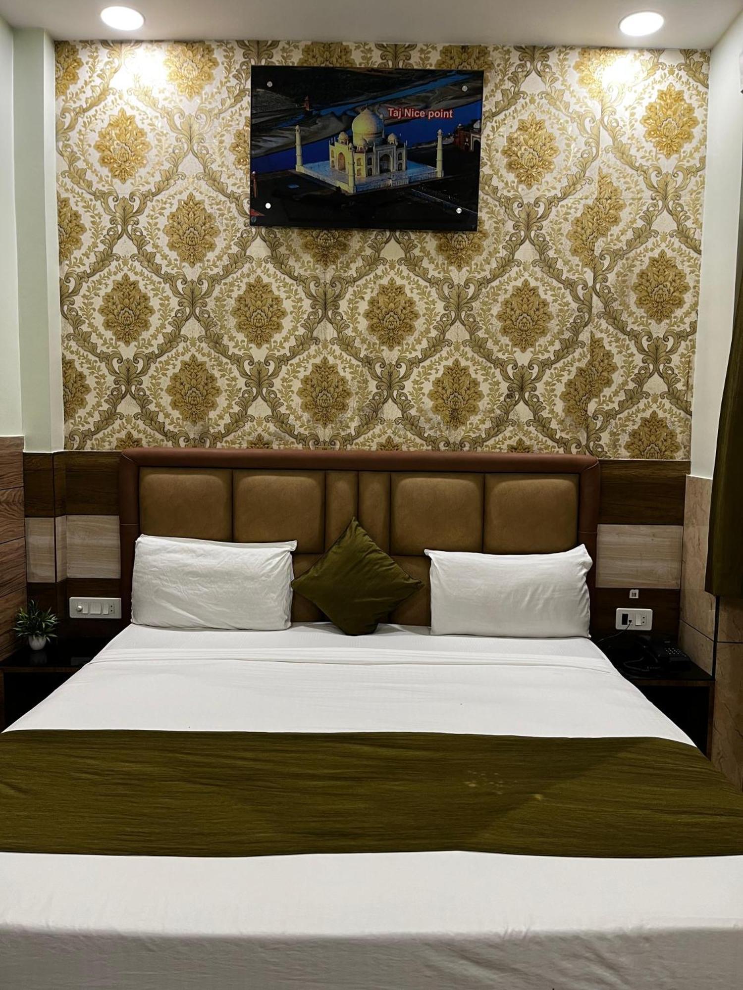 Taj Nice Point Manage By Taj Sunrise Group 阿格拉 外观 照片