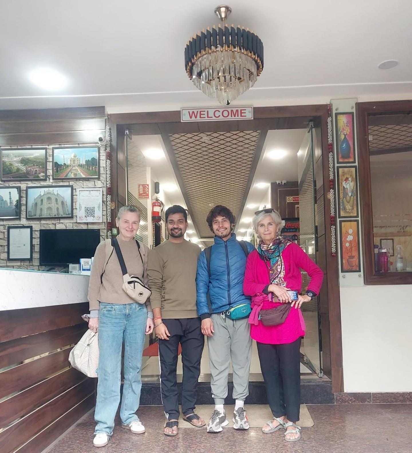 Taj Nice Point Manage By Taj Sunrise Group 阿格拉 外观 照片