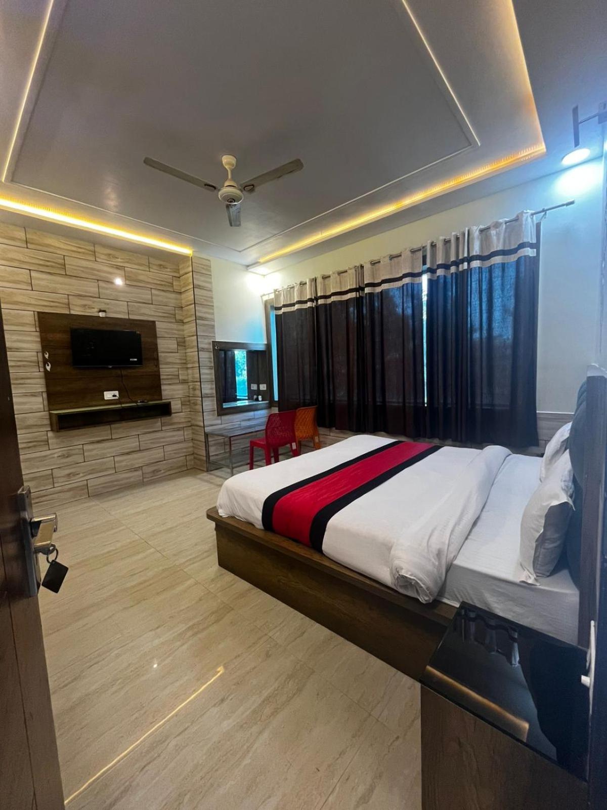 Taj Nice Point Manage By Taj Sunrise Group 阿格拉 外观 照片